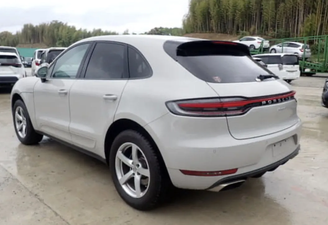 Porsche MACAN - photo 2