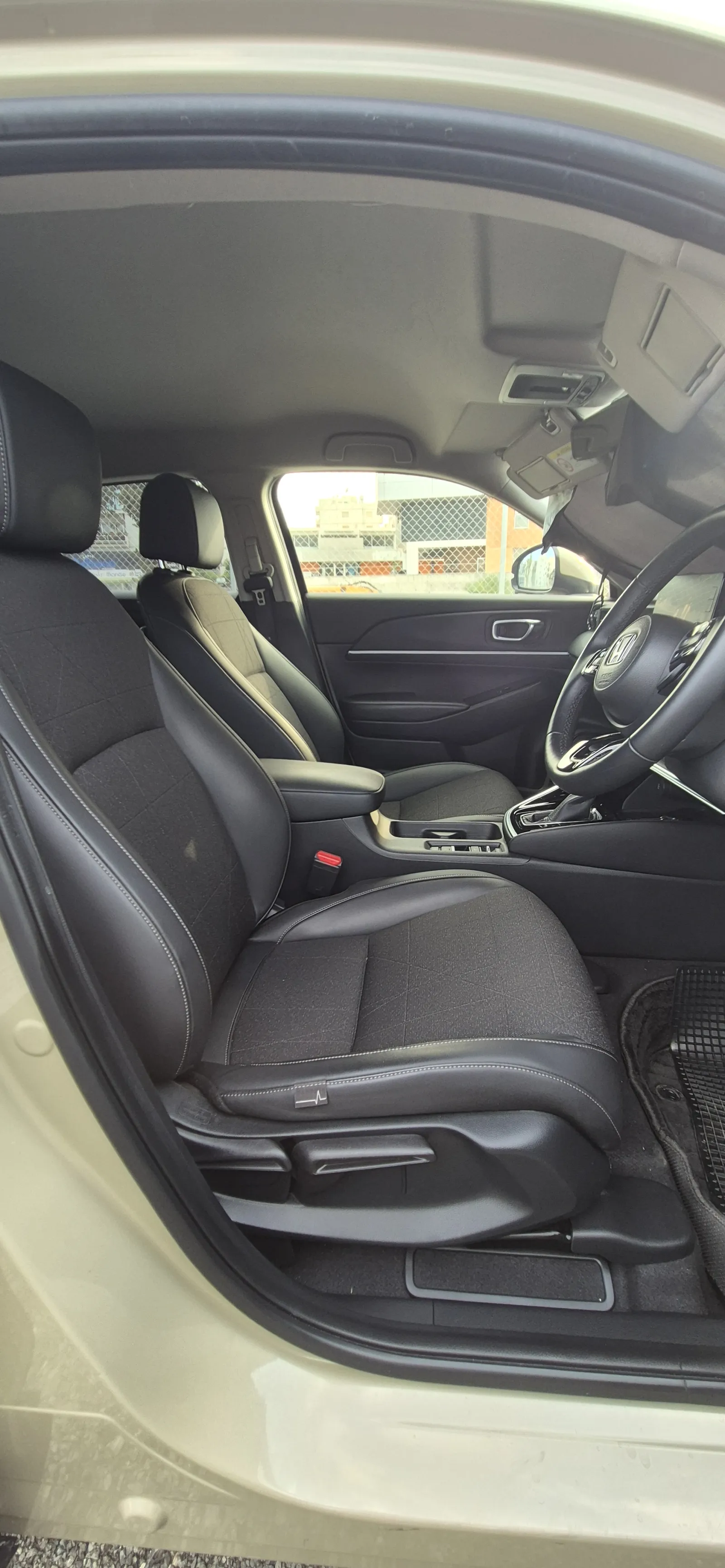 Honda VEZEL - photo 5
