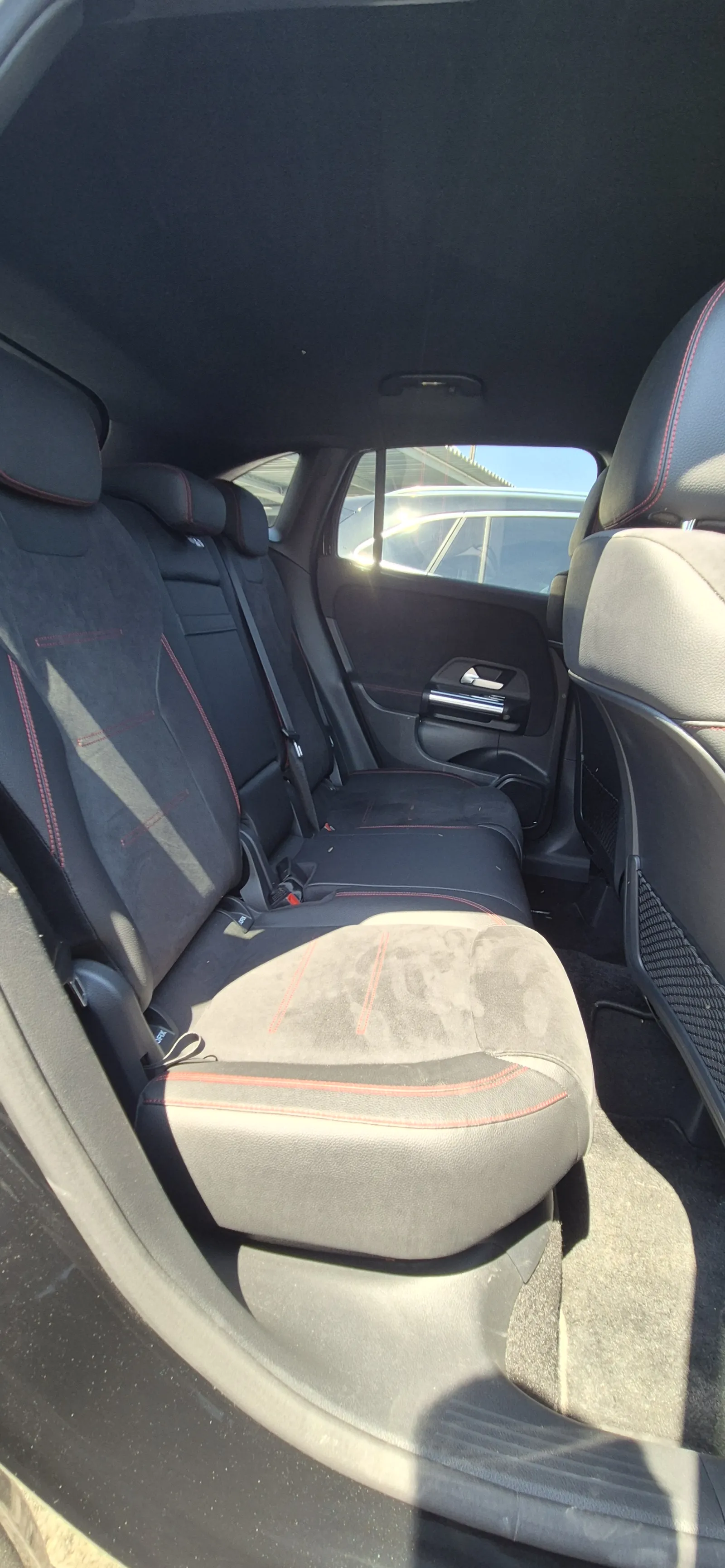 Mercedes-Benz GLA 200d AMG - photo 6