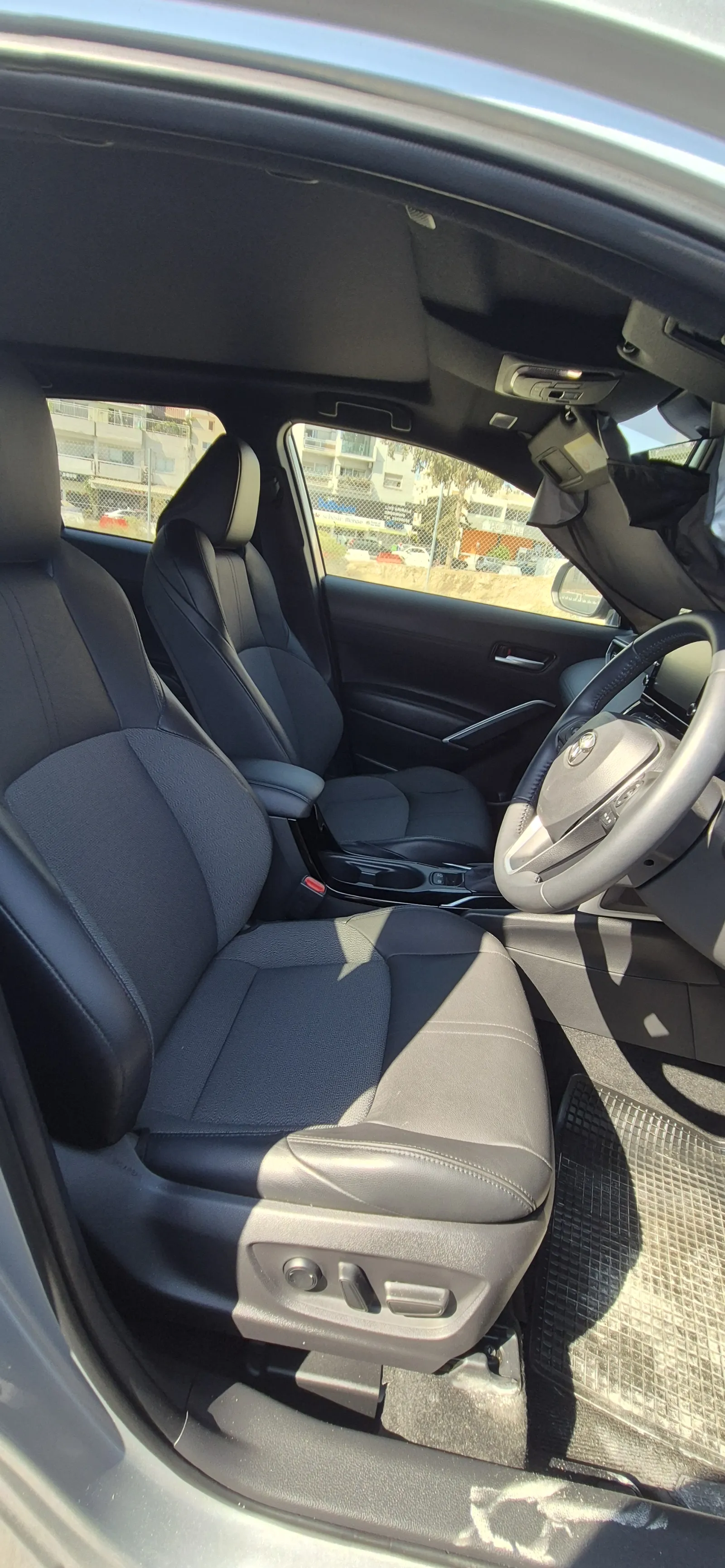 Toyota COROLLA CROSS  - photo 5