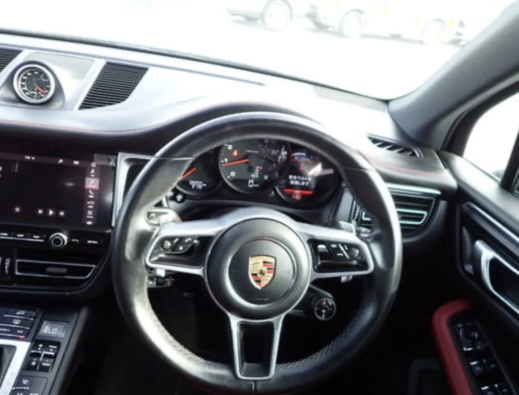 Porsche MACAN - photo 8