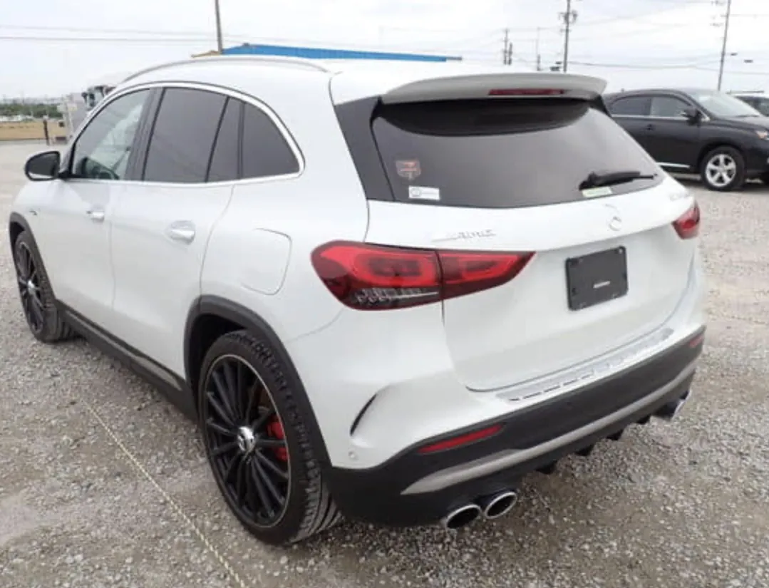 Mercedes-Benz GLA 45 S AMG - photo 2
