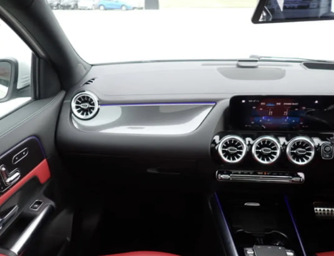 Mercedes-Benz GLA 45 S AMG - photo 10