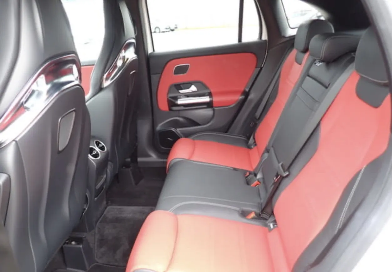 Mercedes-Benz GLA 35 AMG - photo 9