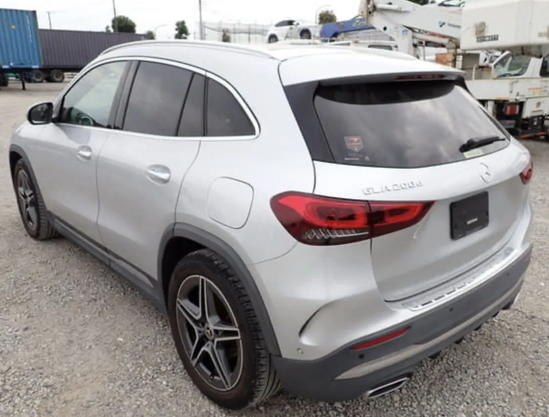 Mercedes-Benz GLA200D AMG  - photo 2