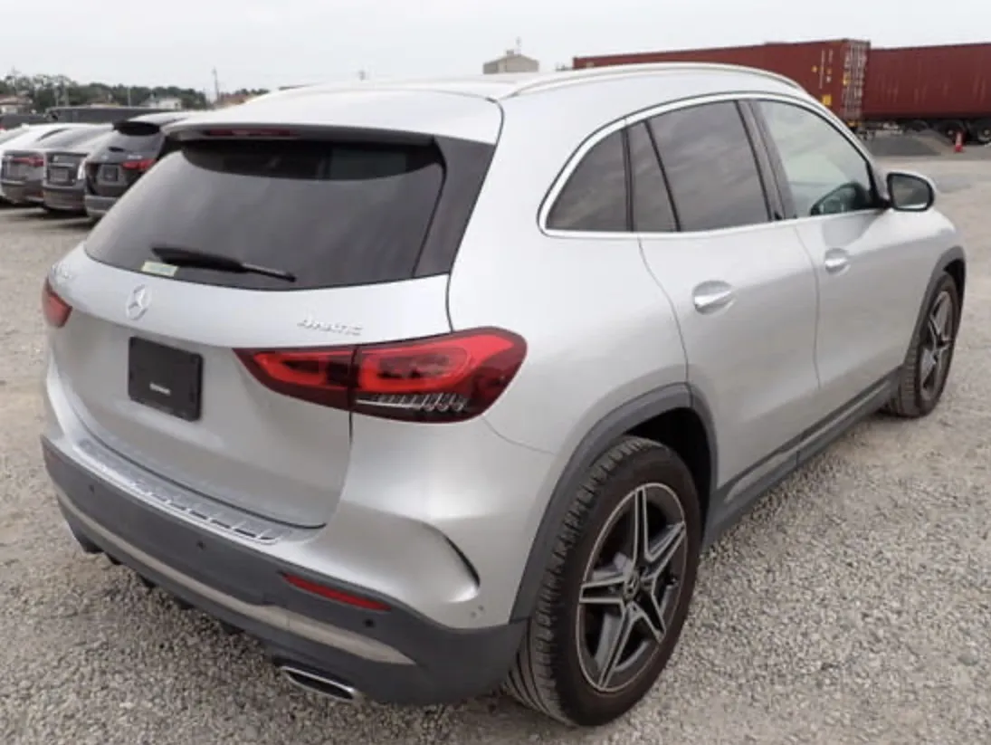Mercedes-Benz GLA200D AMG  - photo 4