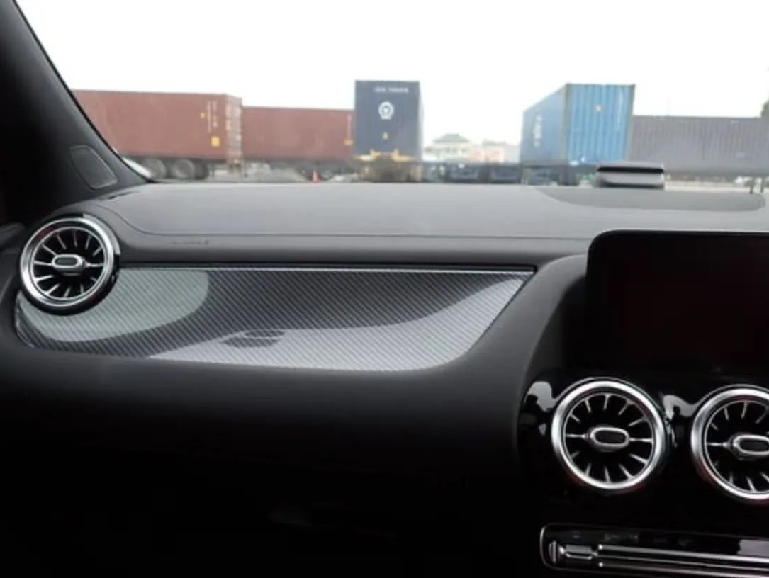 Mercedes-Benz GLA200D AMG  - photo 10