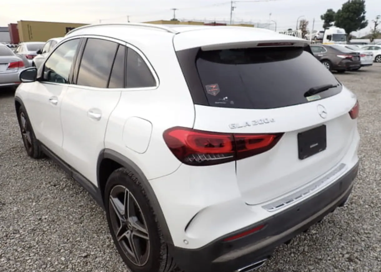 Mercedes-Benz GLA 200D AMG - photo 2