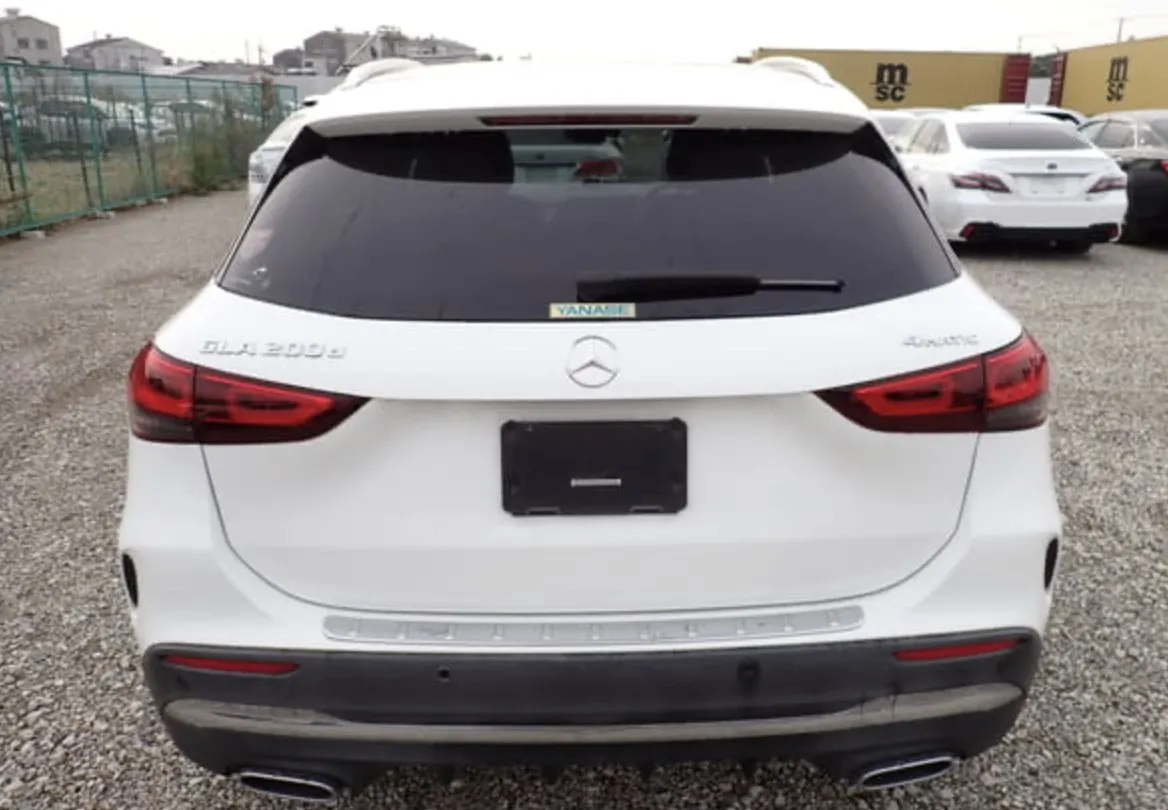 Mercedes-Benz GLA 200D AMG - photo 3
