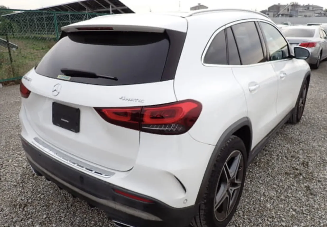Mercedes-Benz GLA 200D AMG - photo 4