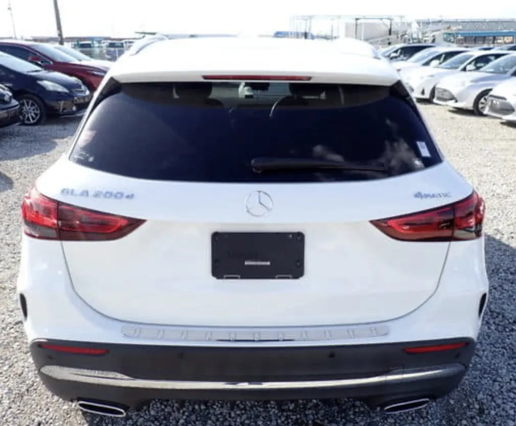 Mercedes-Benz GLA 200D AMG - photo 2