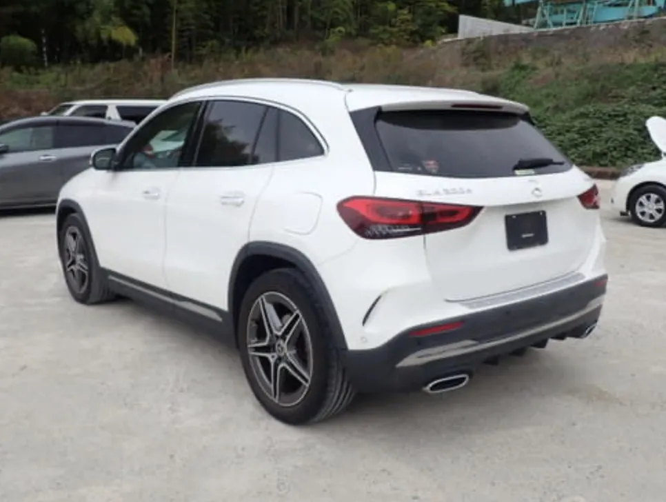 Mercedes-Benz GLA 200D - photo 2