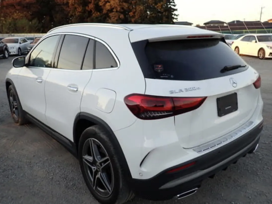 Mercedes-Benz GLA 200d AMG - photo 2