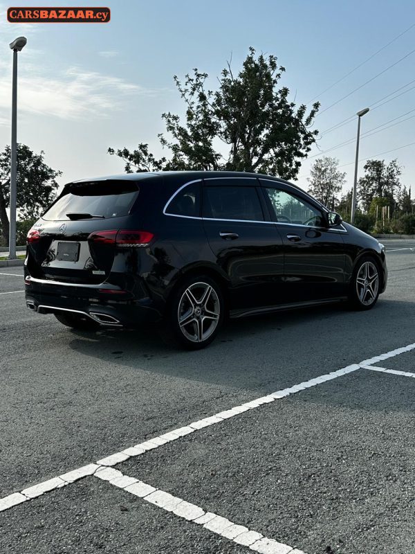 Mercedes-Benz B200d AMG Line - photo 11
