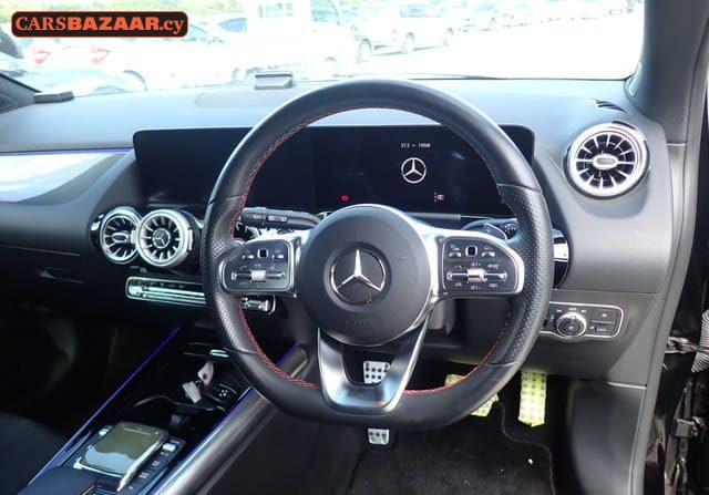 Mercedes-Benz GLA200d AMG Line  - photo 2