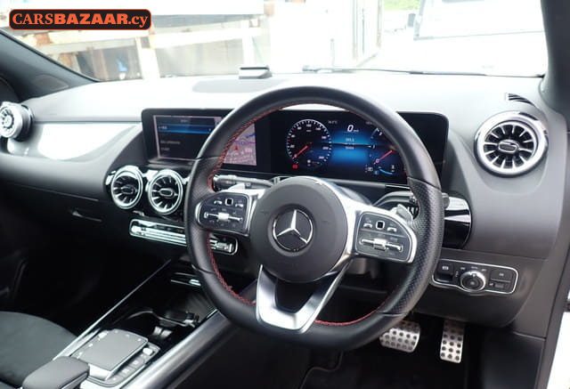 Mercedes-Benz GLA200d AMG Line  - photo 2