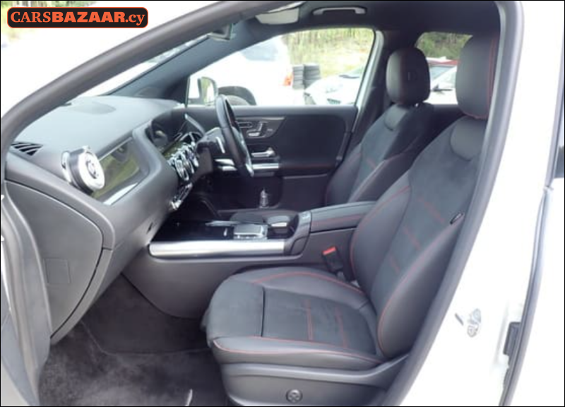 Mercedes-Benz GLA200d AMG Line  - photo 3