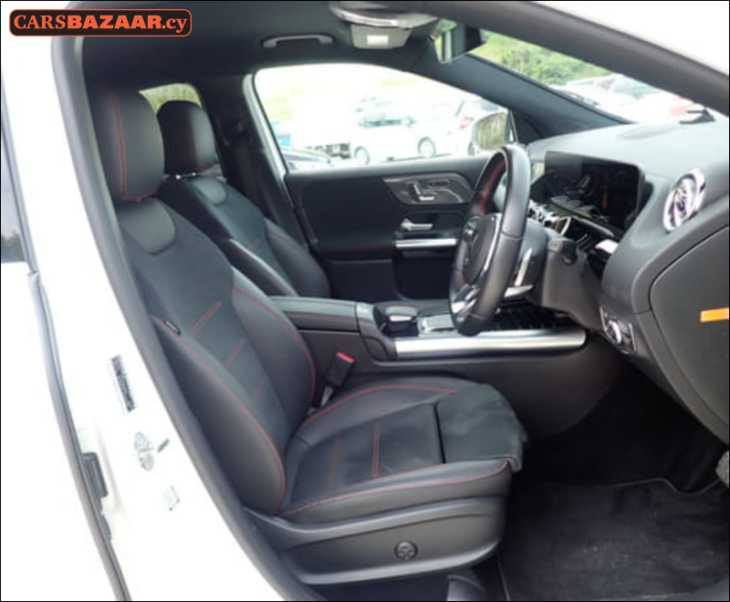 Mercedes-Benz GLA200d AMG Line  - photo 4