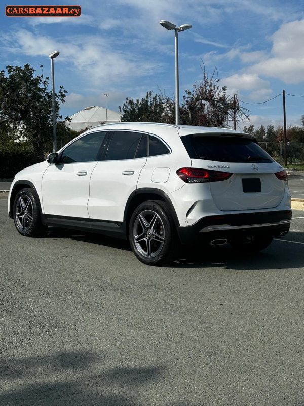 Mercedes-Benz GLA200d AMG Line  - photo 4