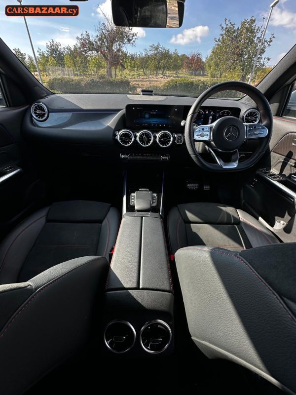 Mercedes-Benz GLA200d AMG Line  - photo 8