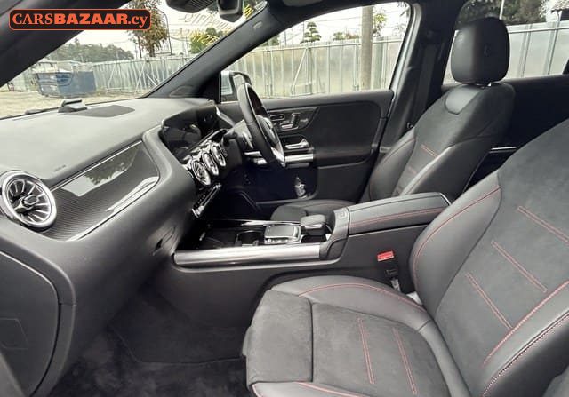 Mercedes-Benz GLA200d AMG Line  - photo 2