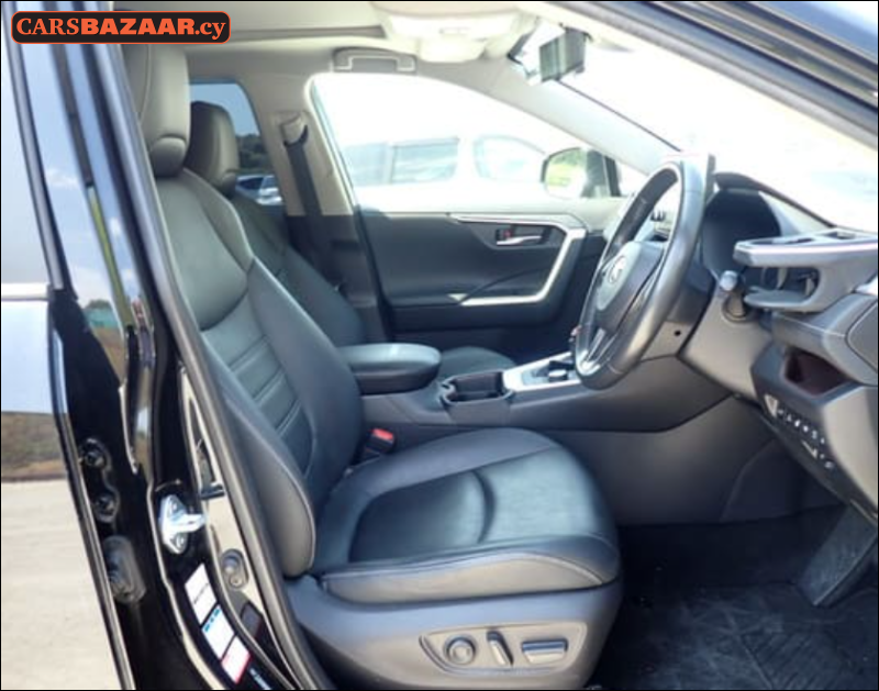 Toyota RAV4 - photo 8