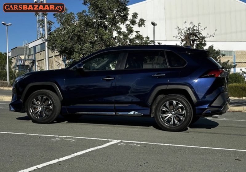 Toyota RAV4 - photo 10