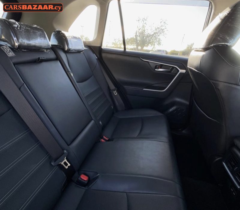 Toyota RAV4 - photo 6