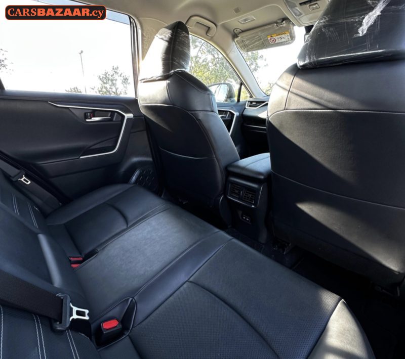 Toyota RAV4 - photo 5
