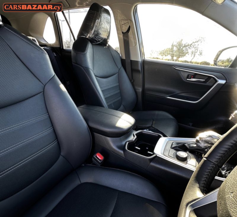 Toyota RAV4 - photo 4