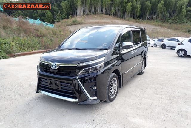 Toyota Voxy - photo 8