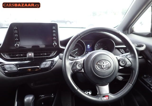 Toyota C-HR GR Sport - photo 2