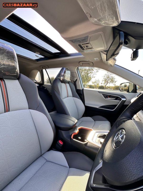 Toyota RAV4 Adventure  - photo 13