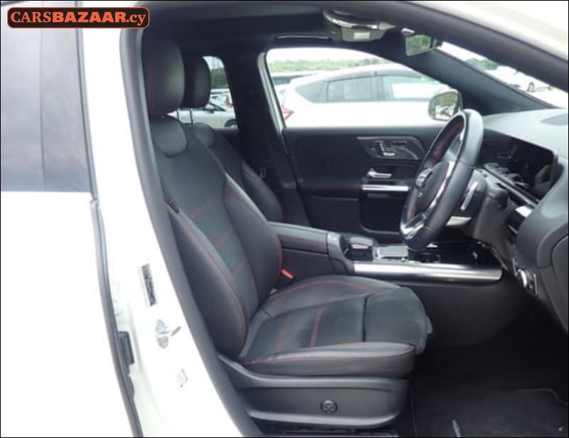 Mercedes-Benz GLA200d AMG Line  - photo 5