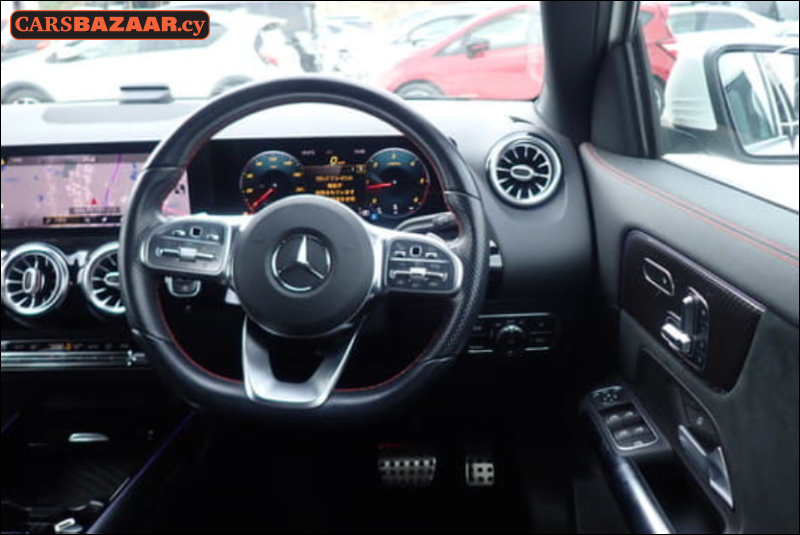 Mercedes-Benz GLA200d AMG Line  - photo 8