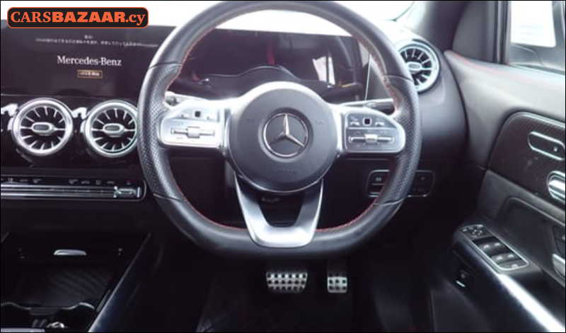 Mercedes-Benz GLA200d AMG Line  - photo 4