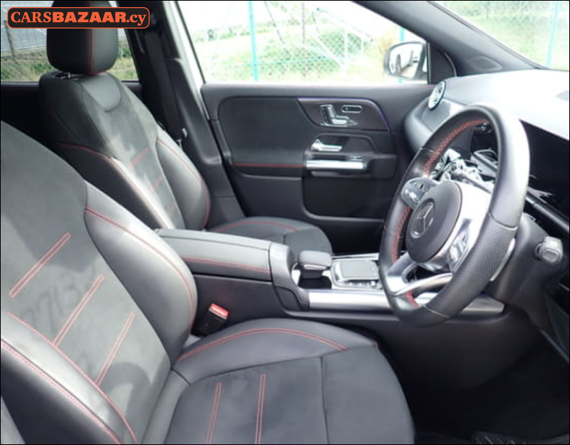 Mercedes-Benz GLA200d AMG Line  - photo 6