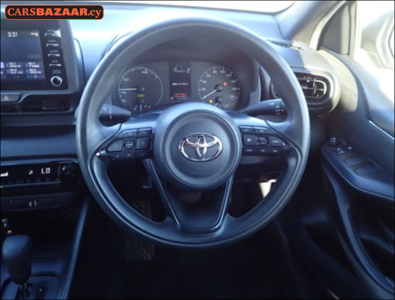 Toyota Yaris  - photo 4