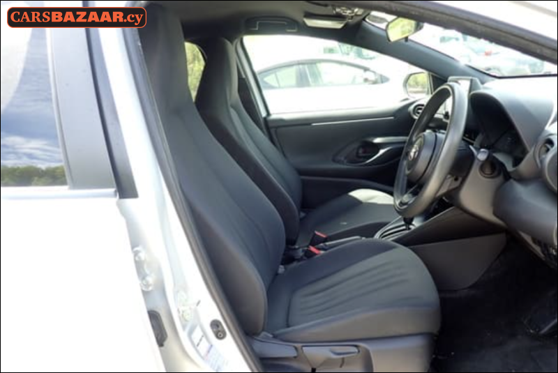 Toyota Yaris  - photo 2
