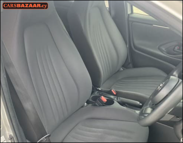 Toyota Yaris  - photo 2