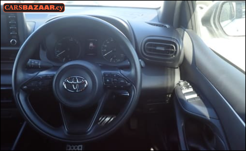 Toyota Yaris  - photo 4