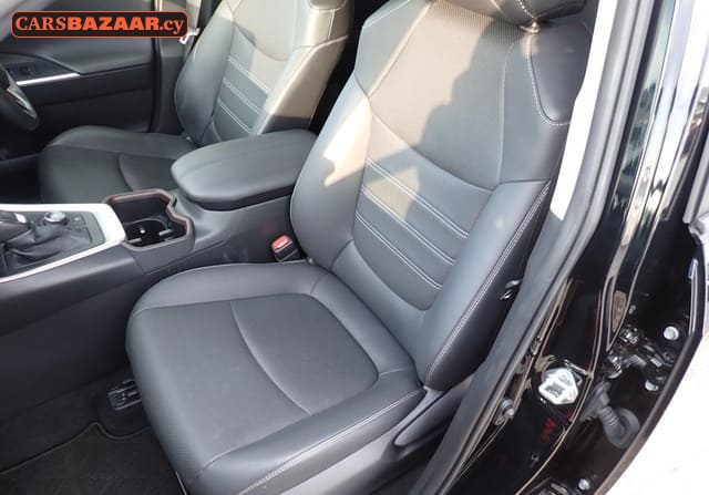Toyota RAV4 - photo 7