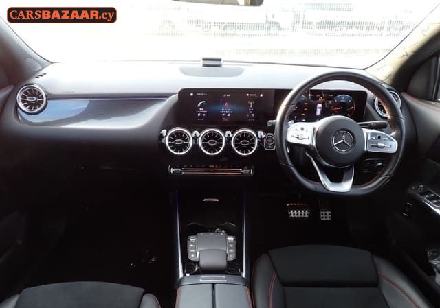 Mercedes-Benz GLA200d AMG Line  - photo 2