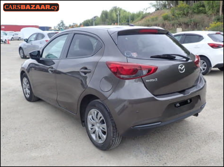 Mazda 2 - photo 2