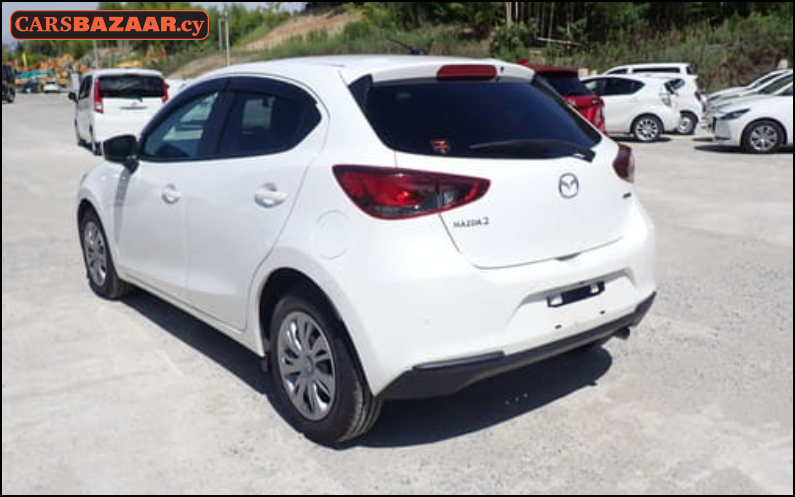Mazda 2 - photo 2