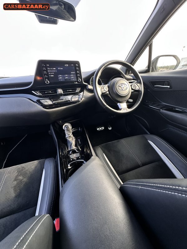 Toyota C-HR GR Sport - photo 2