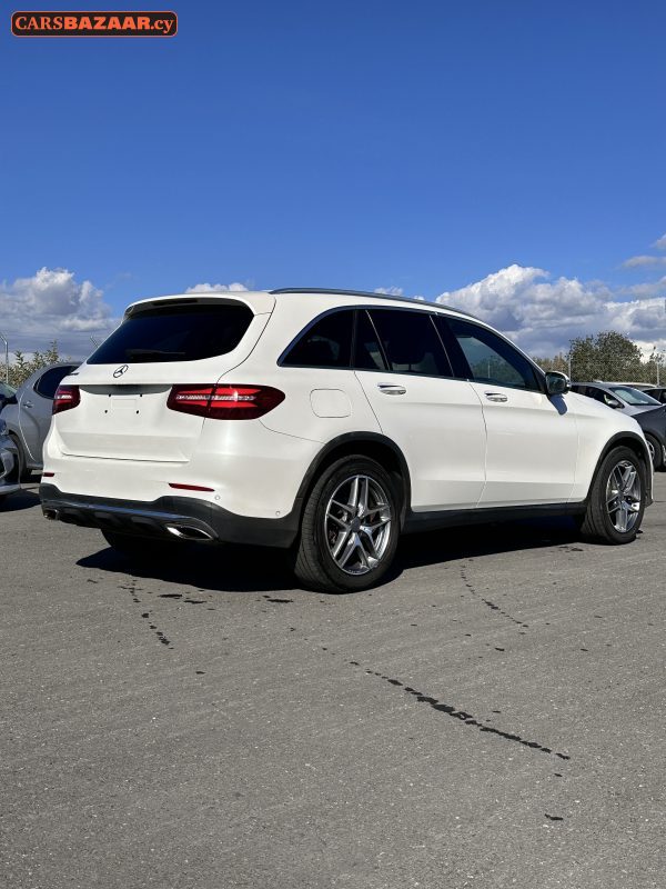 Mercedes-Benz GLC200 AMG Line	 - photo 9