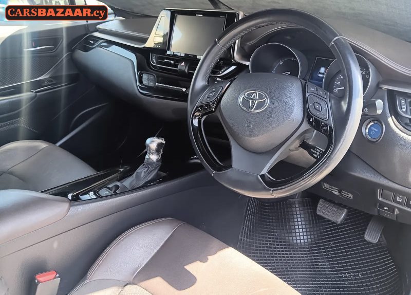 Toyota C-HR - photo 2