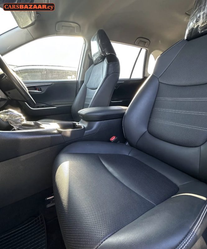 Toyota RAV4 - photo 3