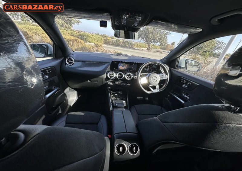 Mercedes-Benz GLA200d AMG Line  - photo 4